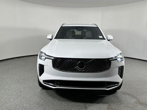 2026 Volvo XC90 B5 Core