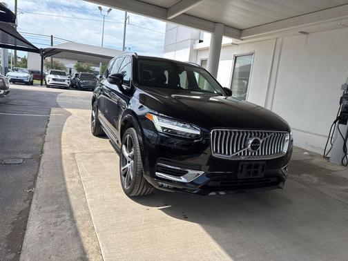 Onyx Black Metallic 2023 Volvo XC90 B6 Plus 6-Seater
