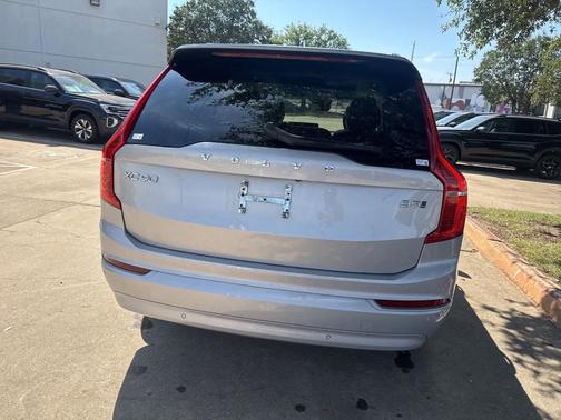 Silver 2023 Volvo XC90 B5 Core