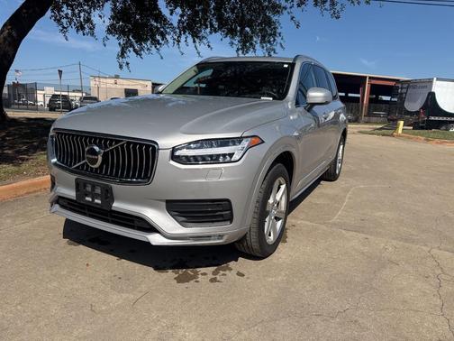 Silver 2023 Volvo XC90 B5 Core