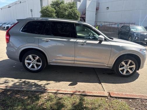 Silver 2023 Volvo XC90 B5 Core
