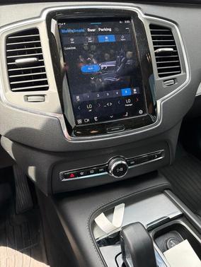 Silver 2023 Volvo XC90 B5 Core