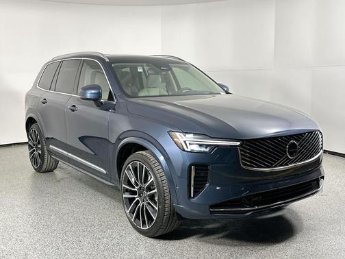 2025 Volvo XC90 B6 Ultra