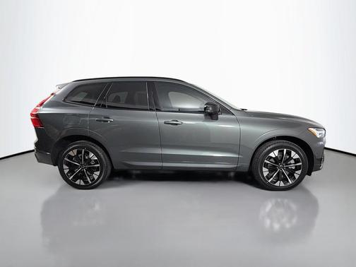 Forest Green 2026 Volvo XC60 Plug-In Hybrid T8 Plus