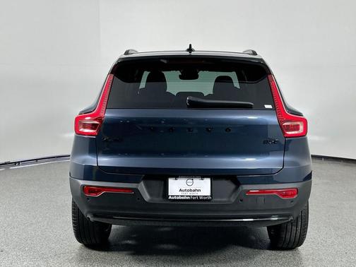 2026 Volvo XC40