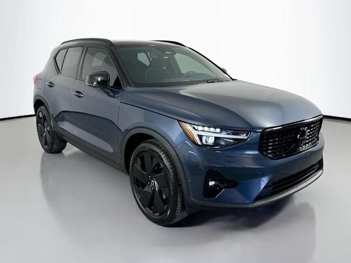 2026 Volvo XC40 B5 Ultra Black Edition