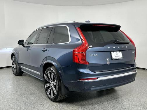 2025 Volvo XC90 Plug-In Hybrid T8 Ultra 7-Seater