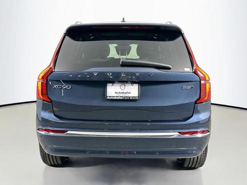 2026 Volvo XC90 B5 Core