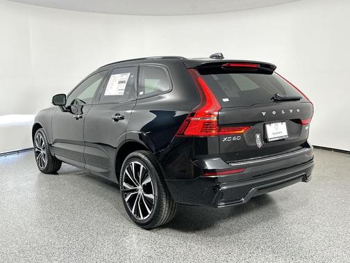 2025 Volvo XC60 B5 Plus
