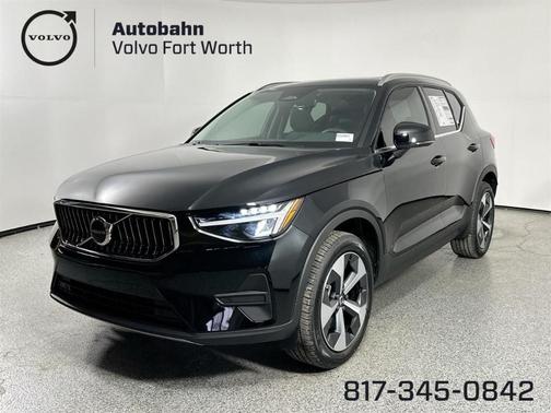 2025 Volvo XC40 B5 Core Bright Theme