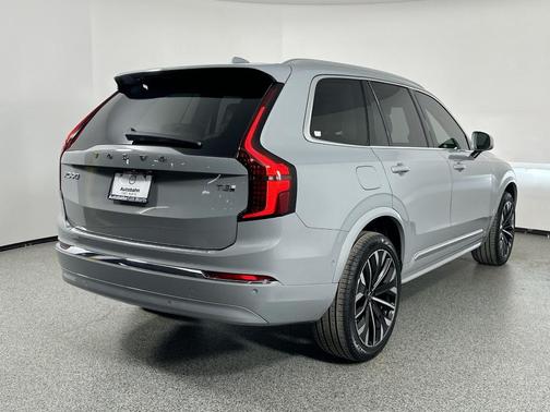 2025 Volvo XC90 Plug-In Hybrid T8 Ultra 7-Seater
