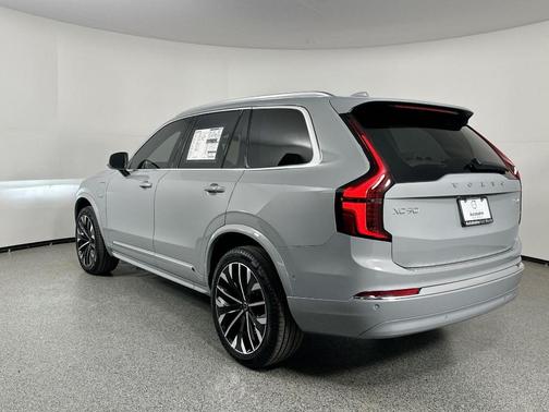 2025 Volvo XC90 Plug-In Hybrid T8 Ultra 7-Seater