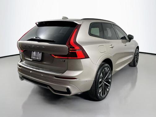 2026 Volvo XC60 B5 Ultra