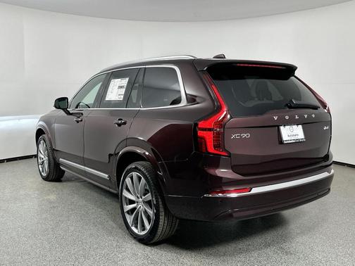 2025 Volvo XC90 B6 Core