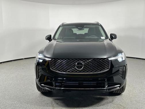 2025 Volvo XC90 Plug-In Hybrid T8 Ultra 6-Seater
