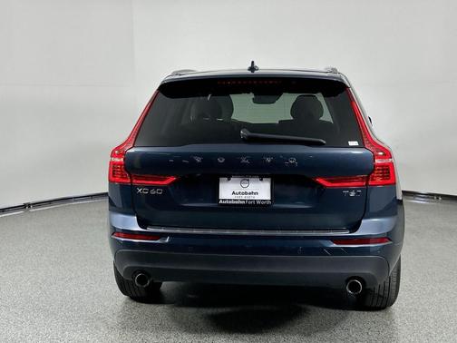 2021 Volvo XC60 T6 Momentum