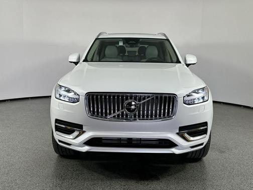 2025 Volvo XC90 Plug-In Hybrid T8 Ultra 7-Seater