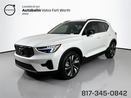2024 Volvo XC40 B5 Plus Dark Theme