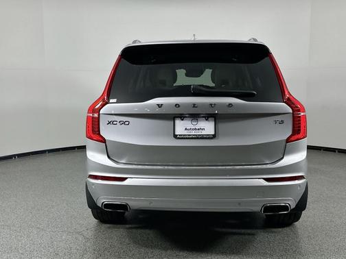2020 Volvo XC90 T5 Momentum 7 Passenger