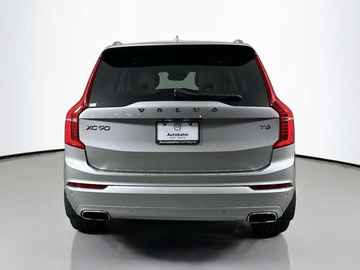 2020 Volvo XC90 T5 Momentum 7 Passenger