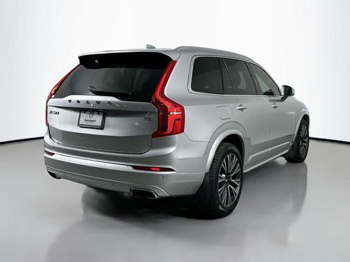 2020 Volvo XC90 T5 Momentum 7 Passenger