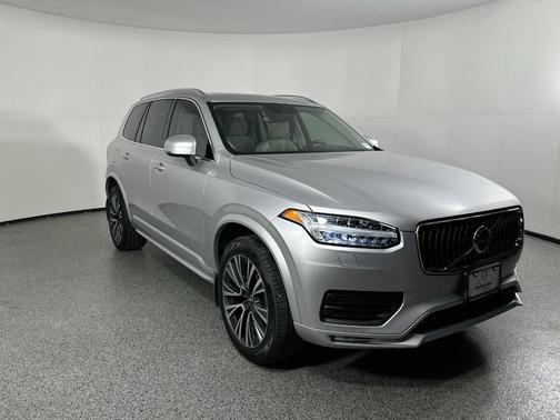 2020 Volvo XC90 T5 Momentum 7 Passenger
