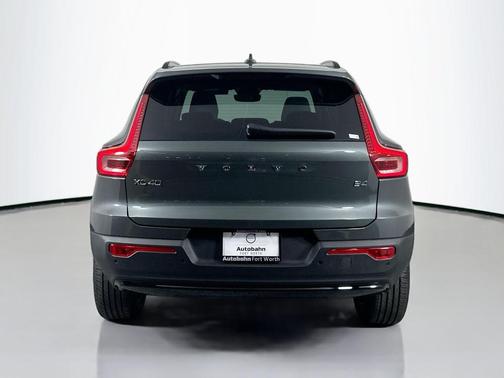 2026 Volvo XC40 B4 Plus
