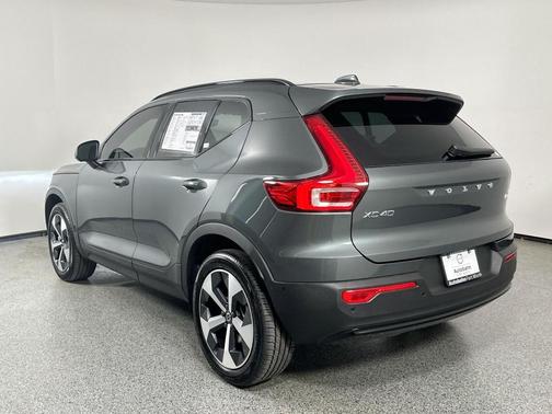 2026 Volvo XC40