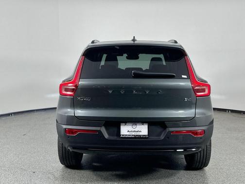 2026 Volvo XC40
