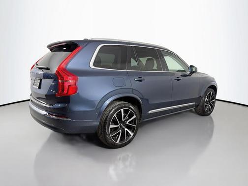 2024 Volvo XC90 B6 Plus Bright Theme 7-Seater