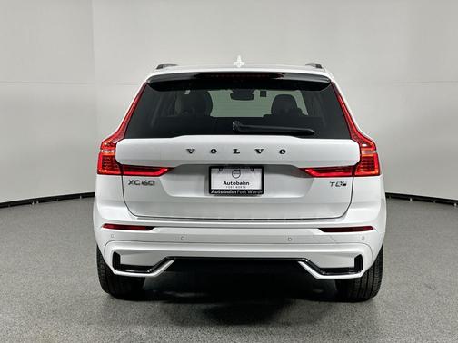 2025 Volvo XC60 Plug-In Hybrid T8 Ultra