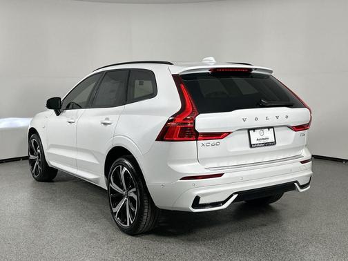 2025 Volvo XC60 Plug-In Hybrid T8 Ultra