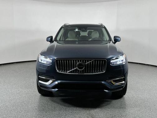 2025 Volvo XC90 Plug-In Hybrid T8 Ultra 7-Seater