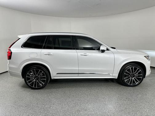 2026 Volvo XC90 B5 Plus 7-Seater