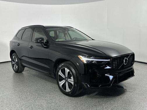 2025 Volvo XC60 Plug-In Hybrid T8 Plus