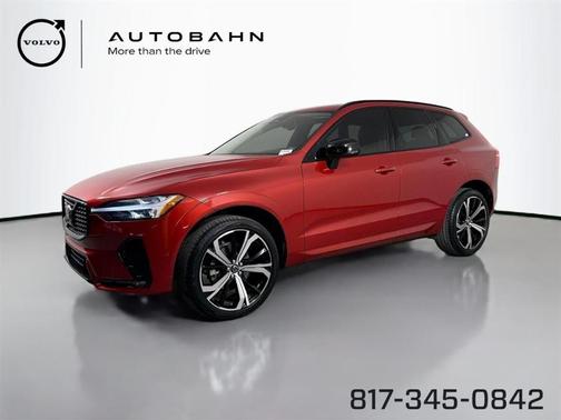 2023 Volvo XC60 B5 Ultimate Dark Theme