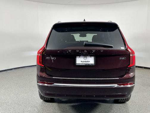 2026 Volvo XC90 B5 Plus