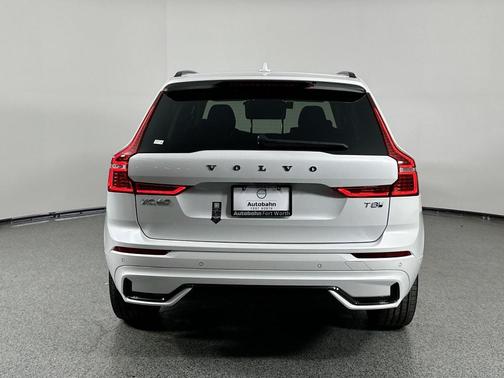 2025 Volvo XC60 Plug-In Hybrid T8 Plus