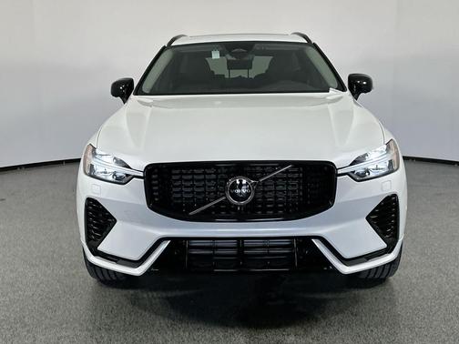 2025 Volvo XC60 Plug-In Hybrid T8 Plus