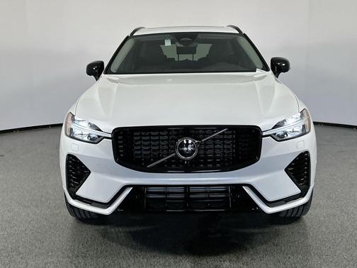 2025 Volvo XC60 Plug-In Hybrid T8 Plus