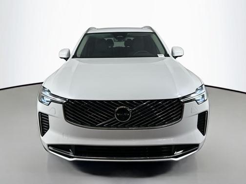 2026 Volvo XC90 B5 Plus 6-Seater