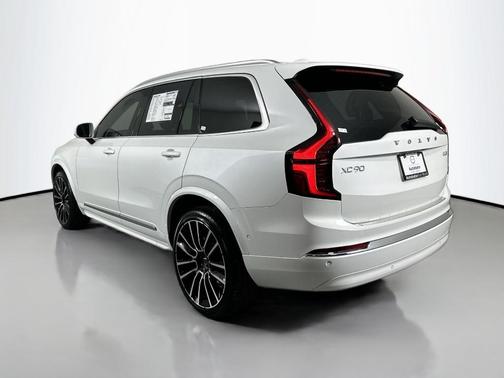 2026 Volvo XC90 B5 Plus 6-Seater