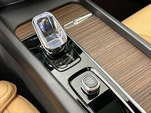 2022 Volvo XC60 B6 Inscription