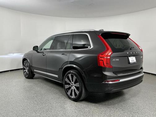 2024 Volvo XC90 B6 Ultimate Bright Theme 6-Seater