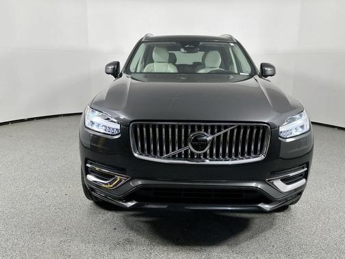 2024 Volvo XC90 B6 Ultimate Bright Theme 6-Seater