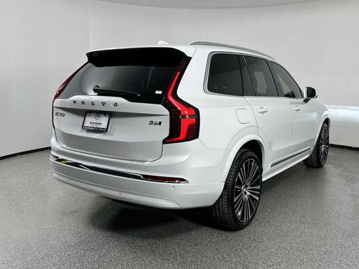 2025 Volvo XC90 B6 Plus 6-Seater