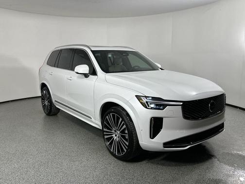 2025 Volvo XC90 B6 Plus 6-Seater