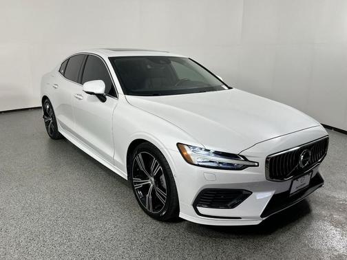 2022 Volvo S60 Recharge Plug-In Hybrid T8 Inscription