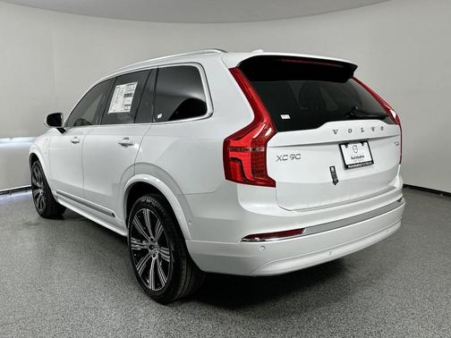 2025 Volvo XC90 Plug-In Hybrid T8 Plus 7-Seater