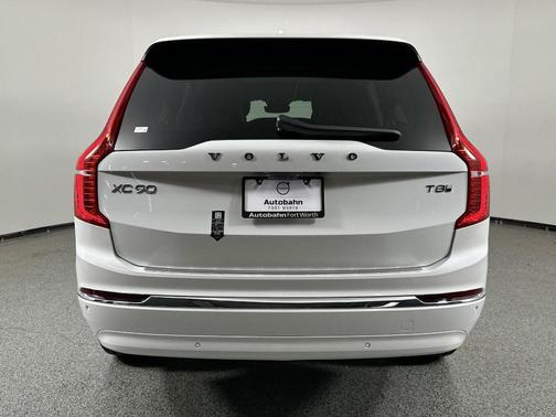 2025 Volvo XC90 Plug-In Hybrid T8 Plus 7-Seater